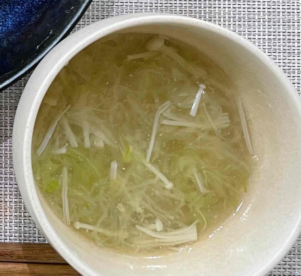 キャベツとエノキのスープ
